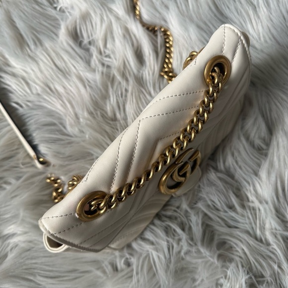GUCCI Small Marmont Small Shoulder Bag - Picture 5 of 17